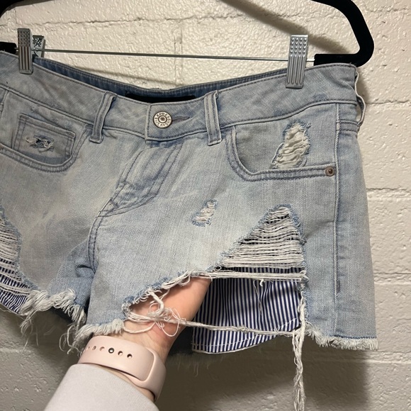 Express Distressed Short - Picture 2 of 6